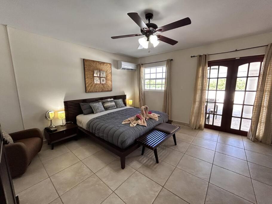 Jolie Villa Entire Villa In Noord, Aruba Palm Beach Esterno foto