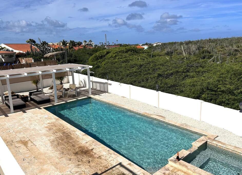 Jolie Villa Entire Villa In Noord, Aruba Palm Beach Esterno foto